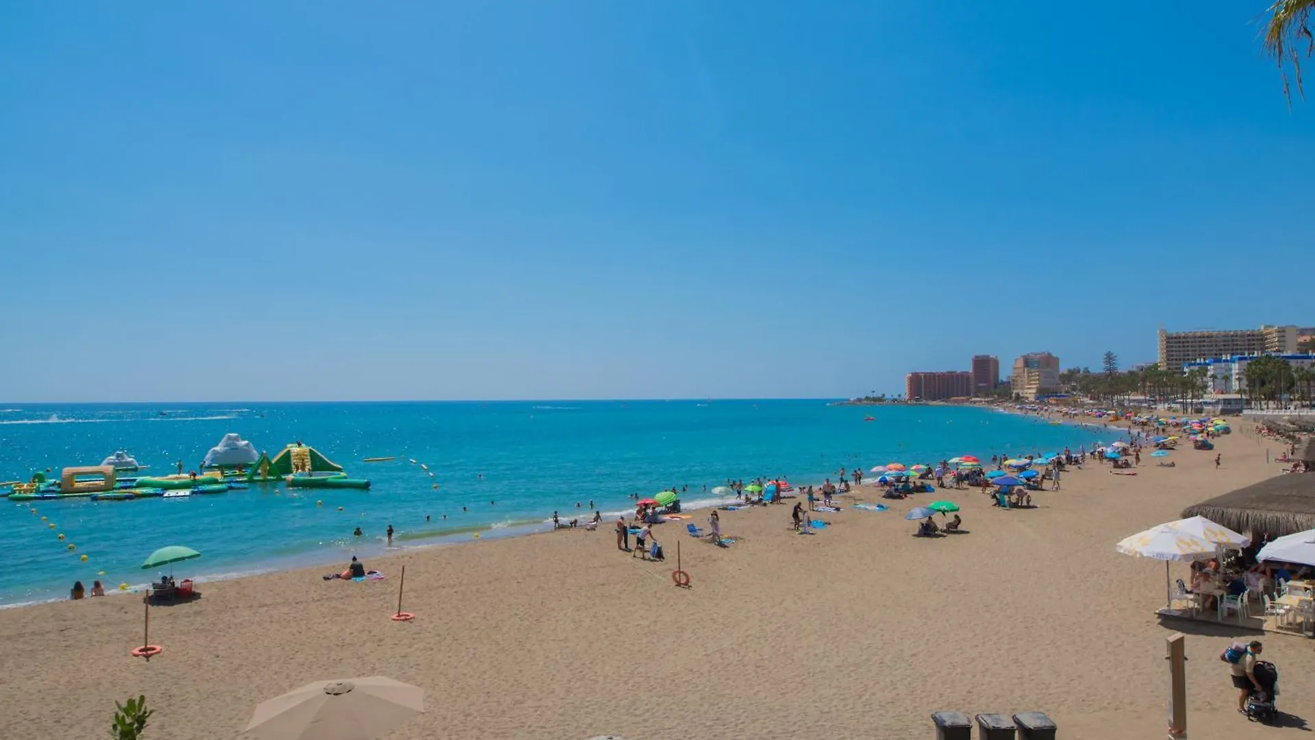 Benalmadena Primera Linea Playa アパート